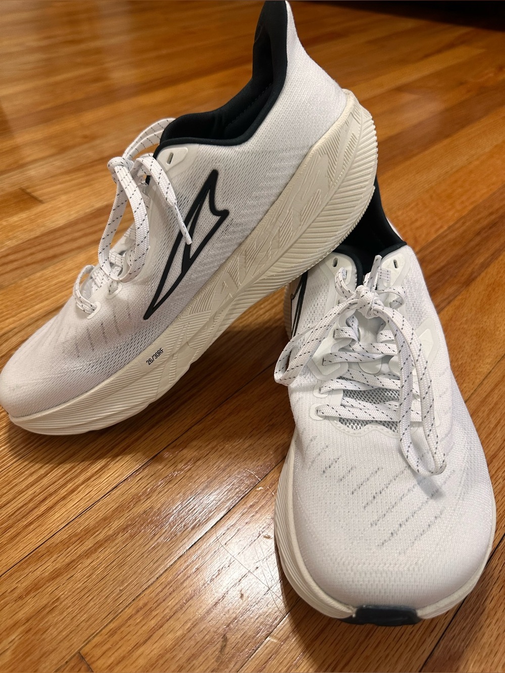 Women’s Altra Experience Flow